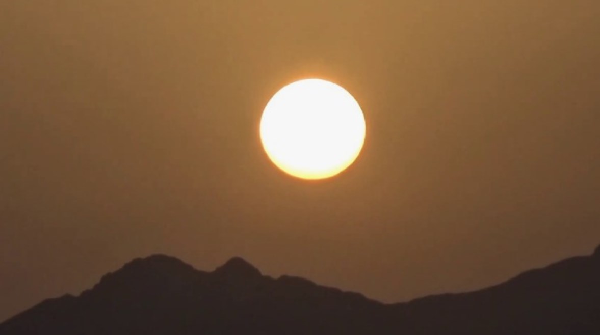 كيف يكون شكل الشمس في ليلة القدر