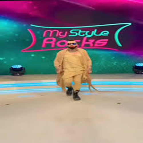 سحب الجنسية الجزائرية من الفنان ابراهيم هلارد