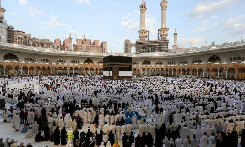 كيف أهنئ شخص جاء من الحج