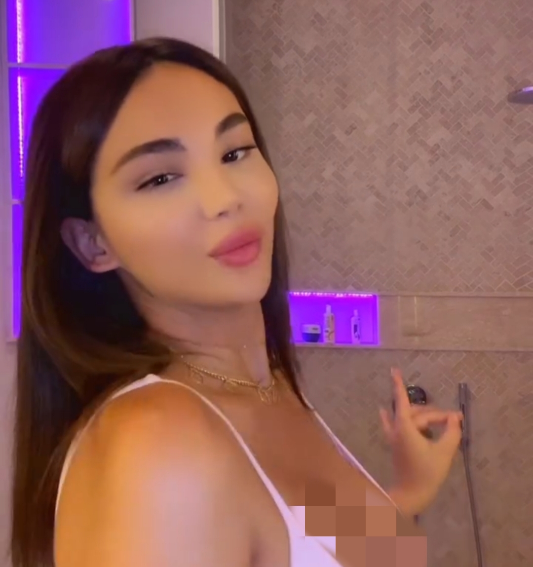 فيلم نايا الخيري في الحمام