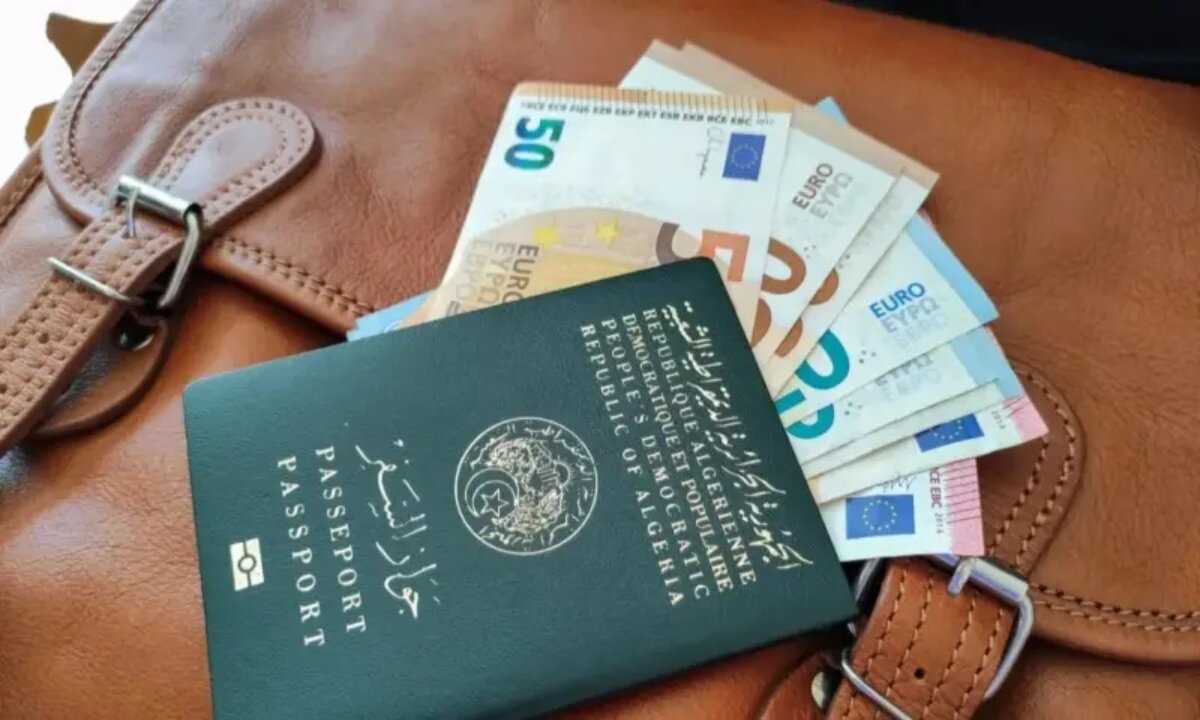 شروط منحة السفر في الجزائر 2025