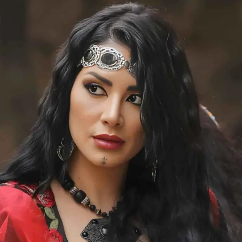 تفاصيل اعتزال سارة فرح الفن