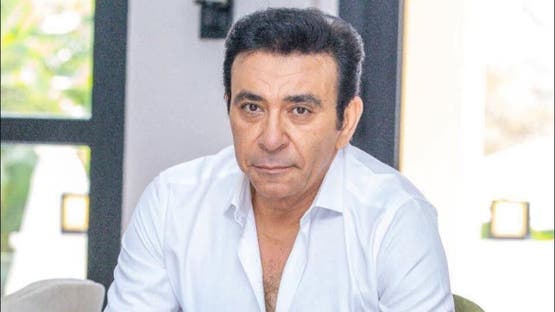 وفاة المذيع المصري عاطف كامل