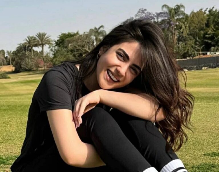 البلوجر زينة احمد