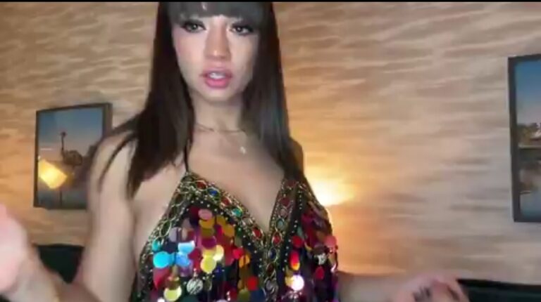 مقطع ساشا المصرية في الحمام